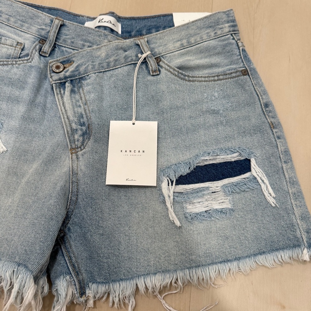 NWT KanCan Leandra High Rise Crossover Shorts Denim Raw Hem Women's XL *Flaw* - Picture 9 of 16
